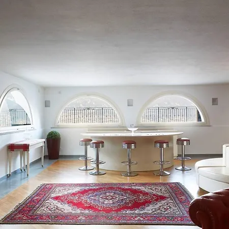 Villa Silver