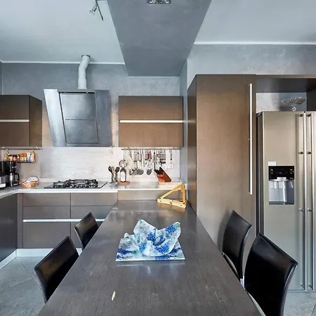 Silver Villa *
